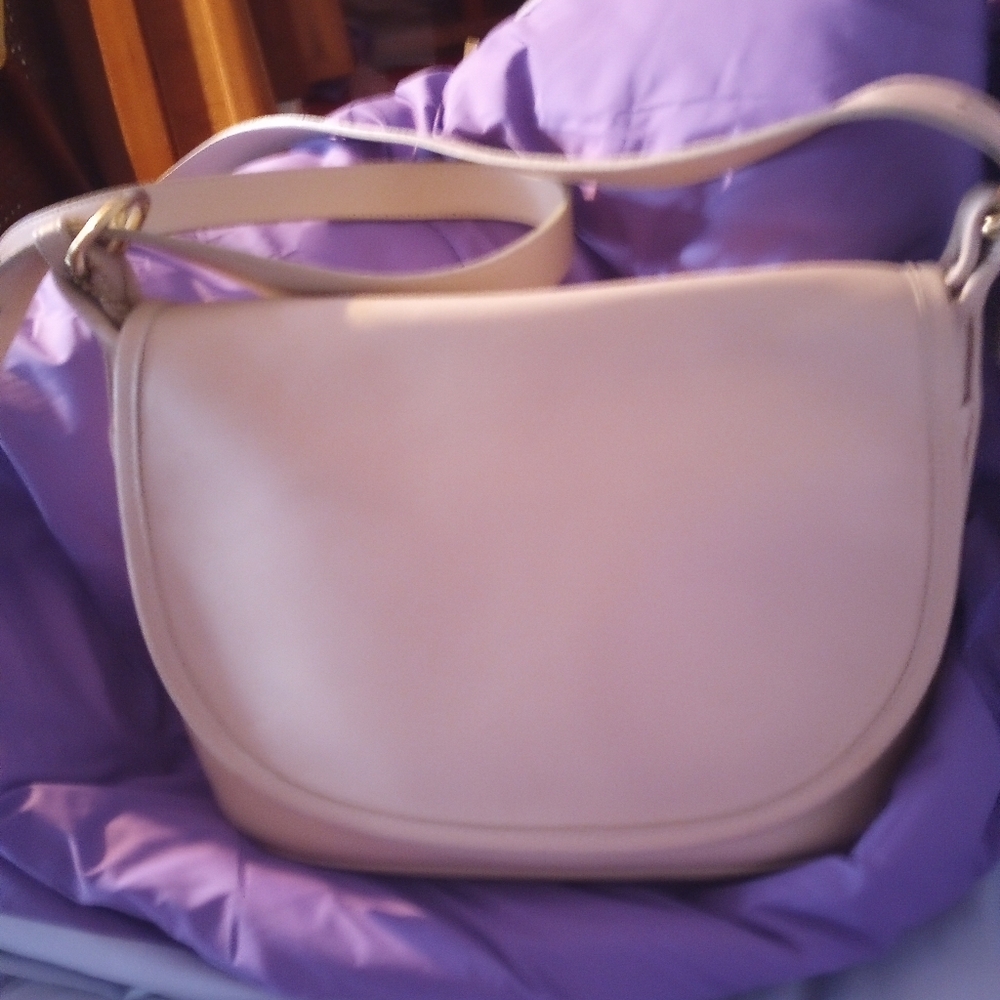 Coach Cream Leather Shoulder Bag with Minimalist Design